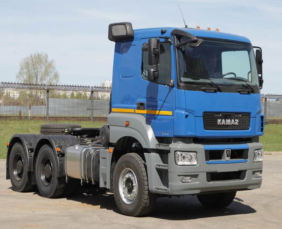 Тяжелый тягач Камаз kamaz65806-002-68(T5)